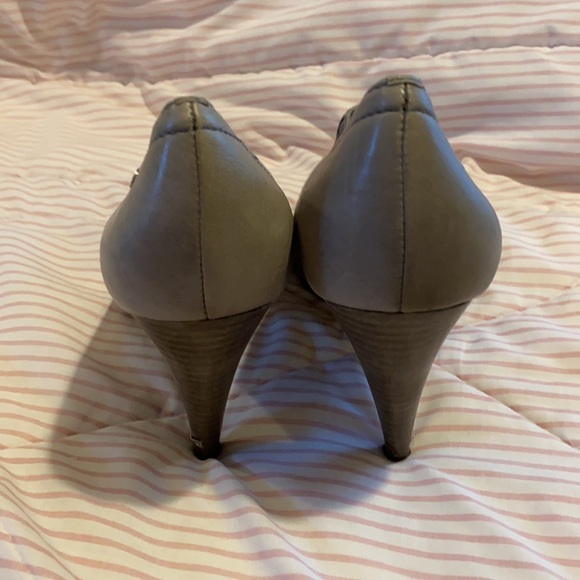 Coach women shoe size 8 - Picture 3 of 9